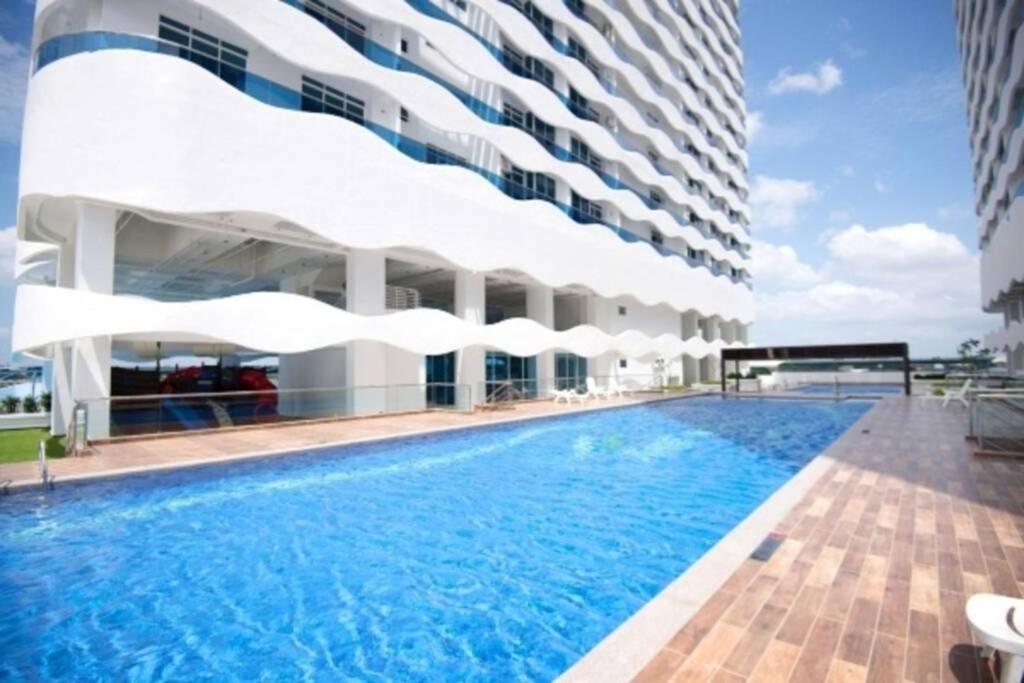 Apartmán The Wave - Kota Laksamana -- Pool View -- 6 Pax Malacca Exteriér fotografie